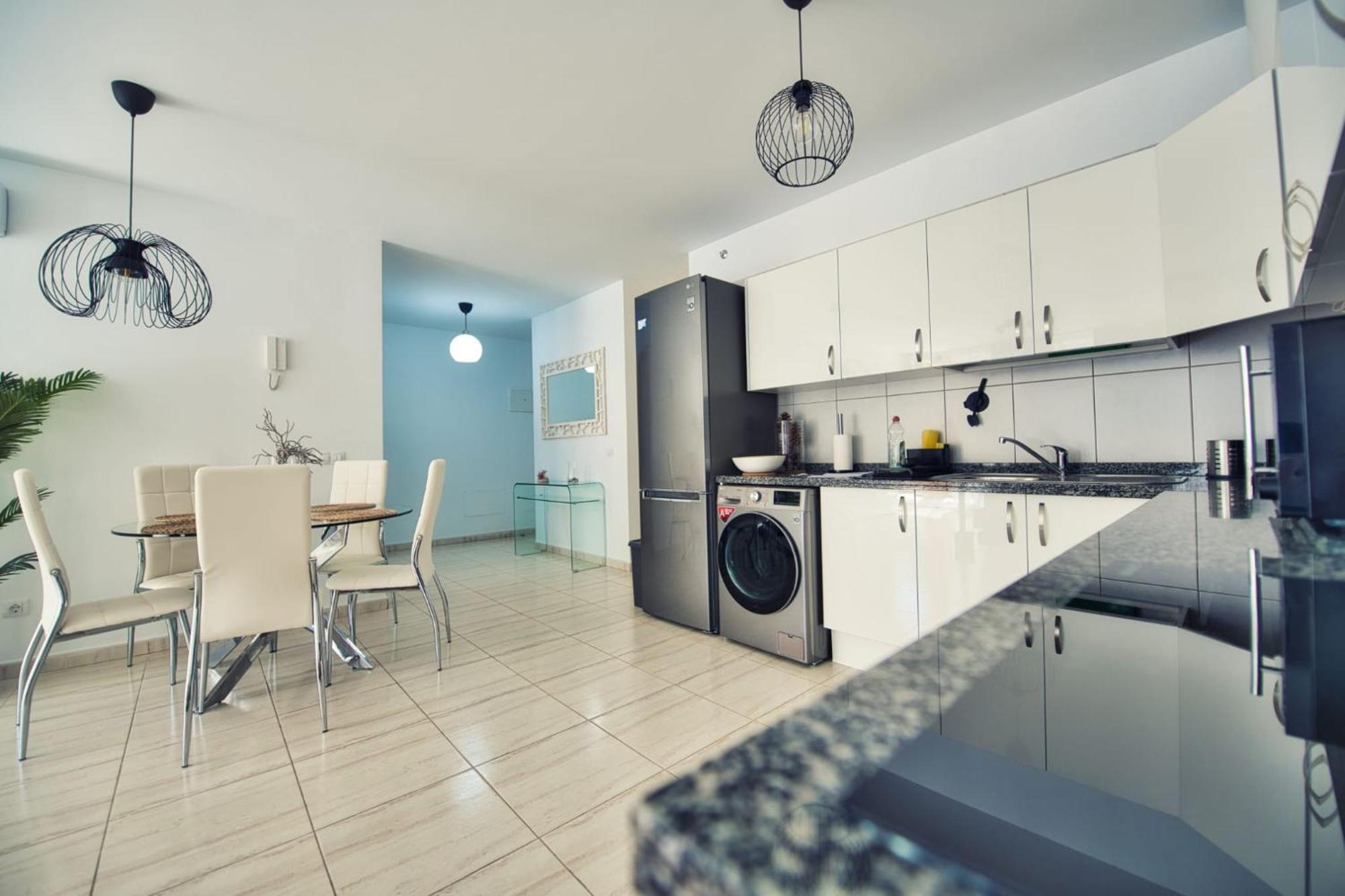 Ocean View Perfect Sunset Apartment, 4 Rooms 137M2, Wifi & Bbq 圣米格尔德阿沃纳 外观 照片